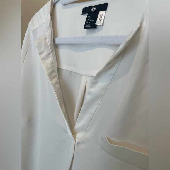 H&M Blouse with satin detailing | 6 | - Picture 2 of 6